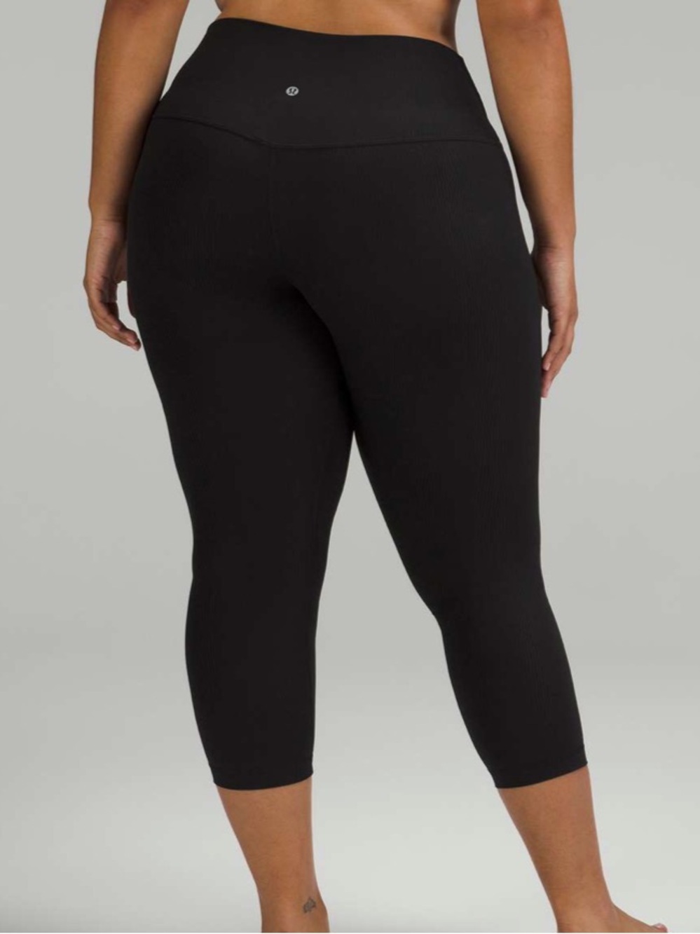 LIKE NEW Lululemon Women’s Align Ribbed High-Rise Crop Tights 23" - Picture 6 of 7
